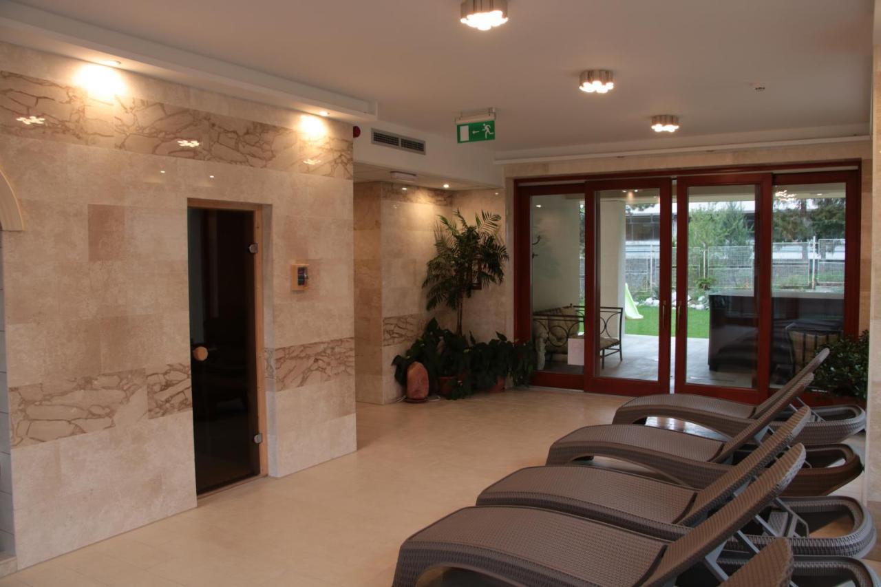 Fortuna Hotel Miskolc Buitenkant foto