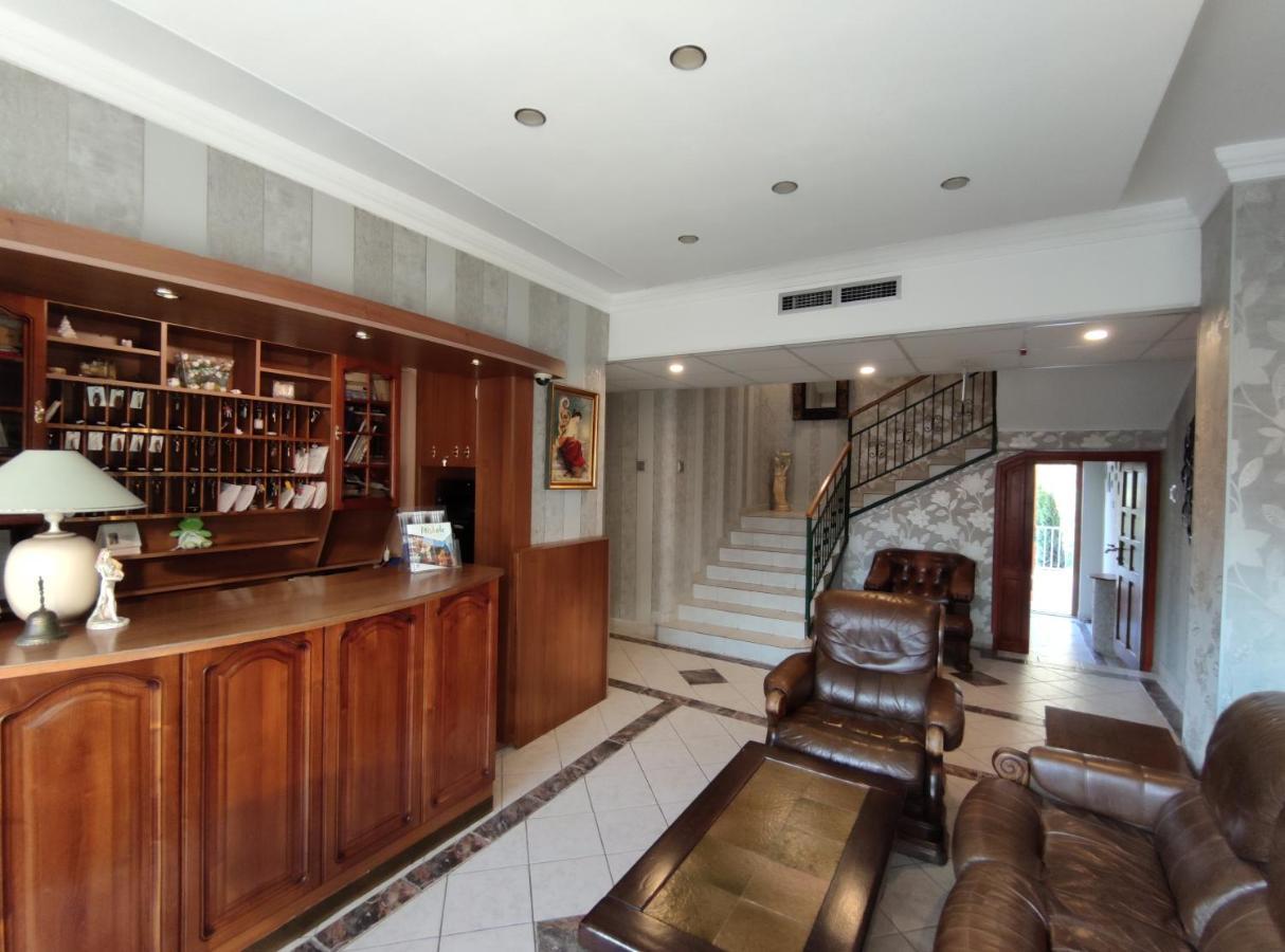 Fortuna Hotel Miskolc Buitenkant foto