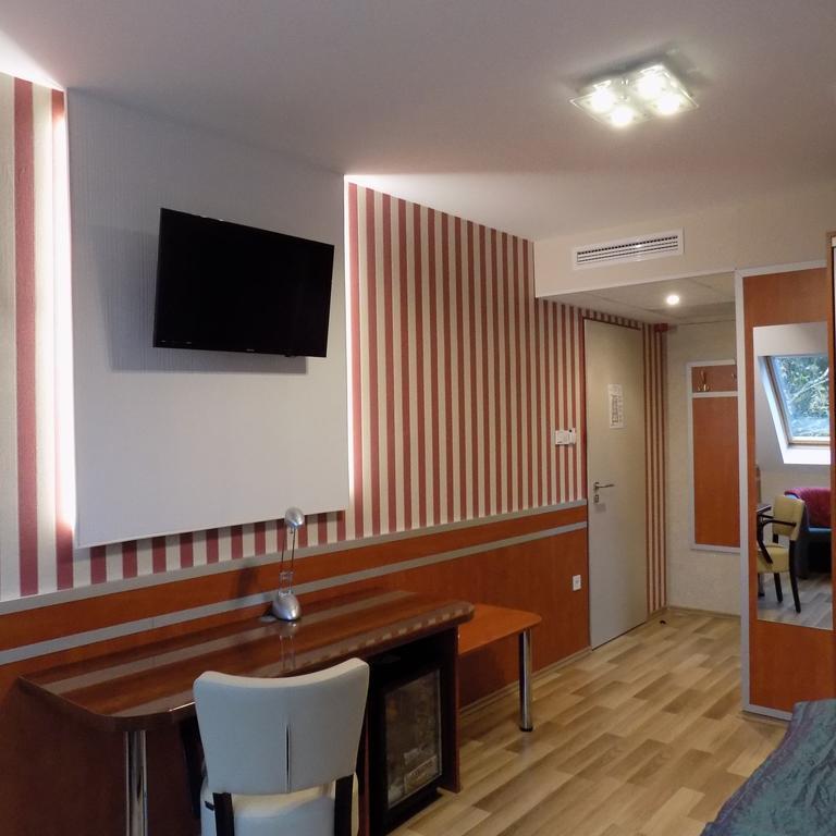 Fortuna Hotel Miskolc Buitenkant foto